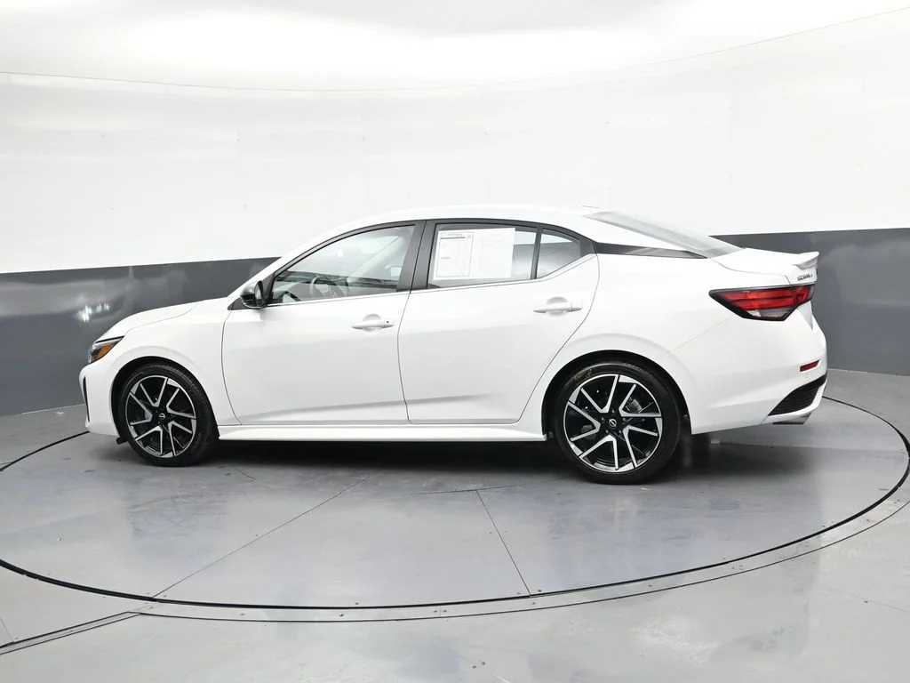 Used 2025 White Nissan SR image 8