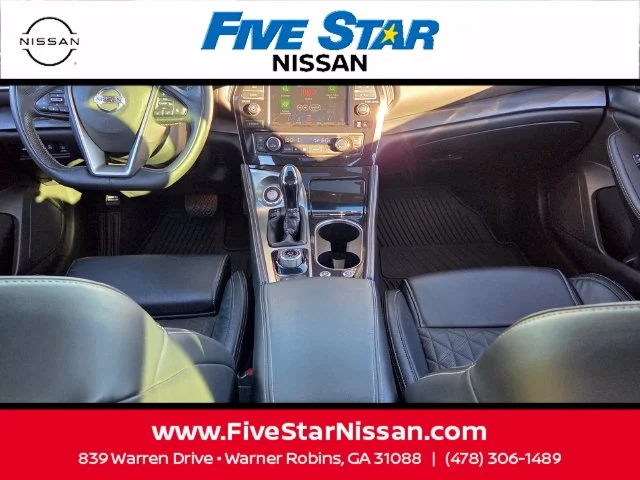 Used 2021 Black Nissan Platinum image 8