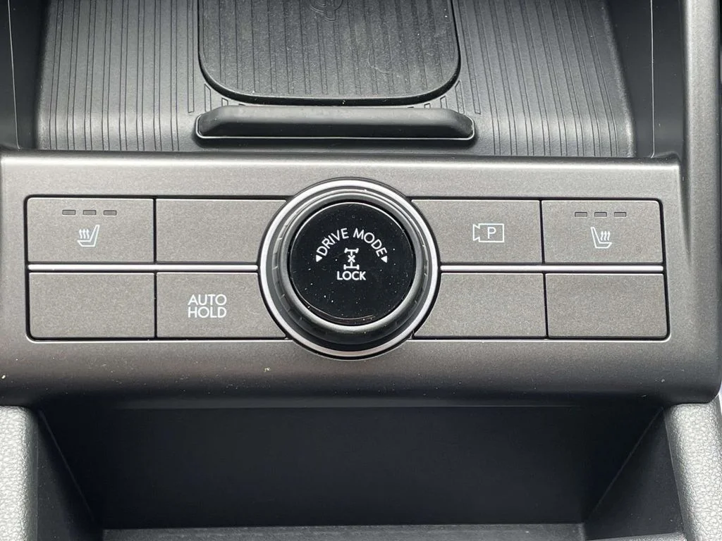 New 2026 White Hyundai SEL Premium image 29