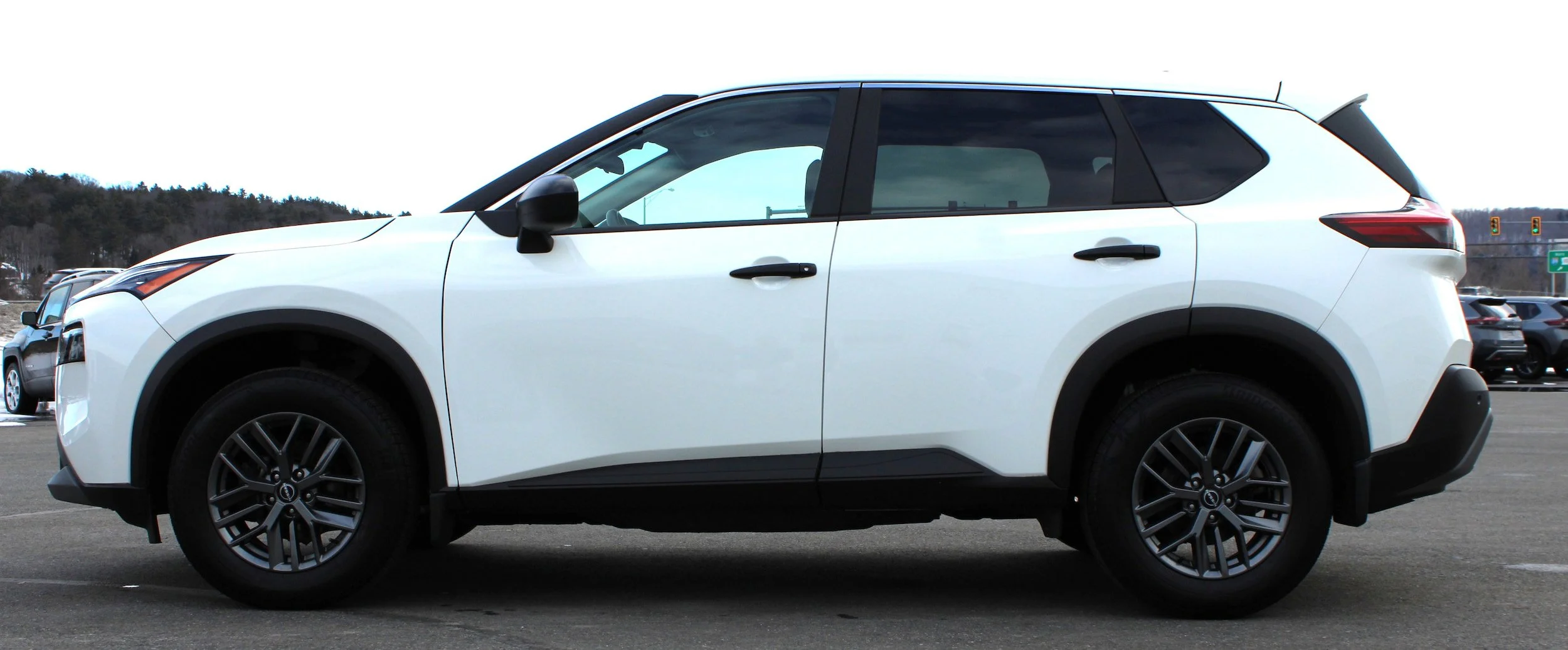 Used 2023 Glacier White Nissan S image 7