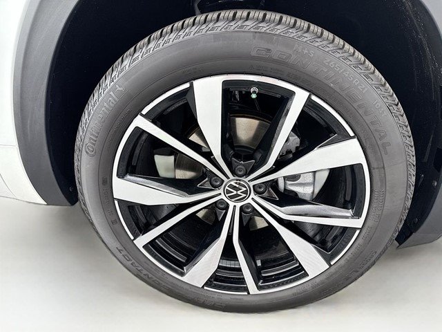 New 2026 Opal White Pearl Volkswagen 2.0T SEL Premium R-Line image 32