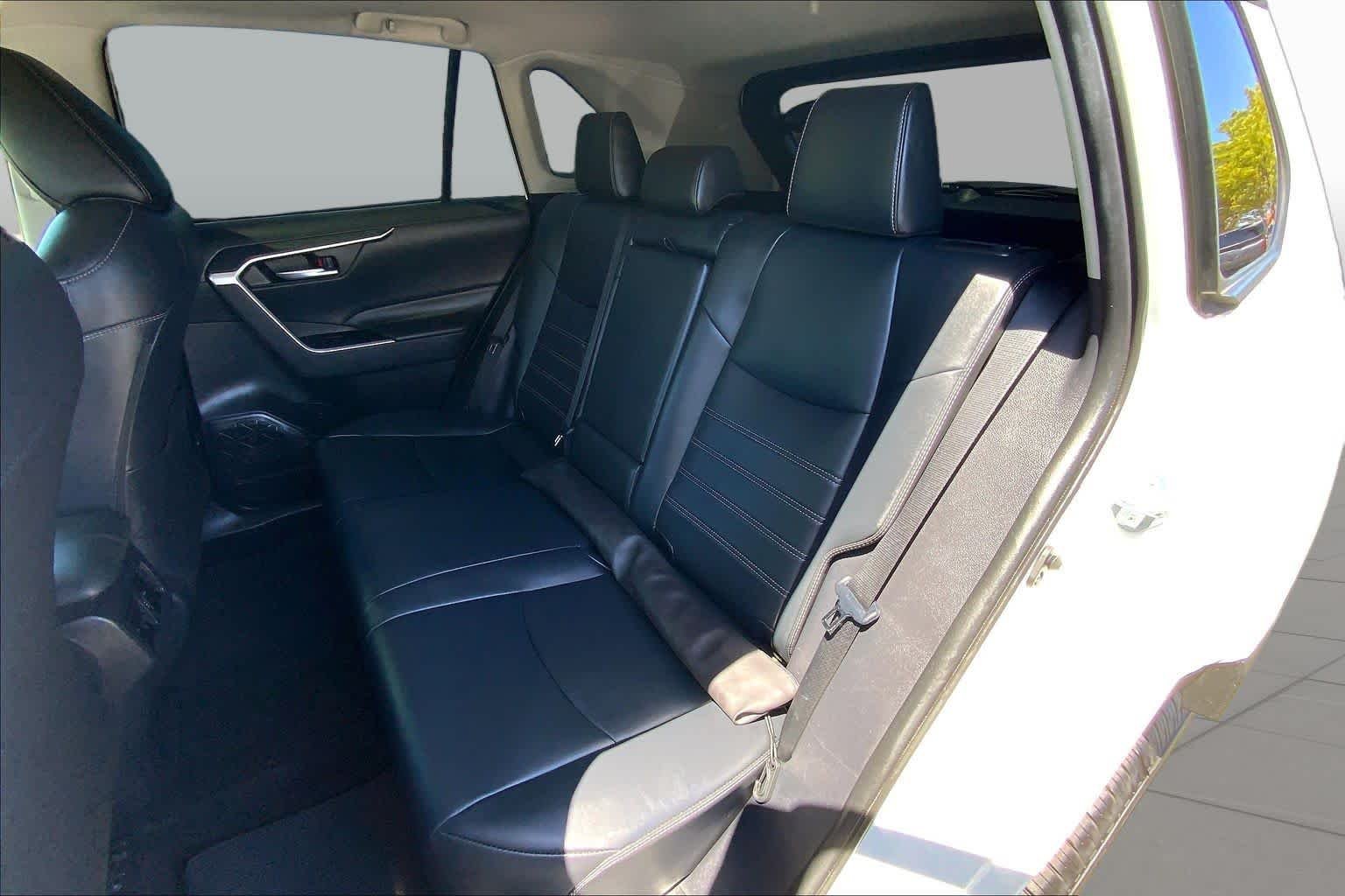 Certified Used 2021 Blizzard Pearl Toyota XLE Premium image 20
