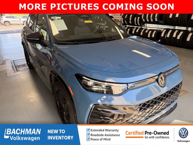 2025 Volkswagen Tiguan SE R-Line Black