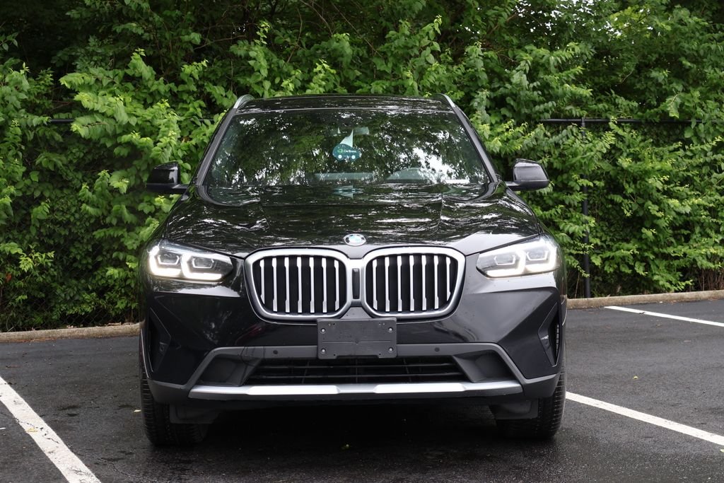 Used 2024  BMW xDrive30i image 2