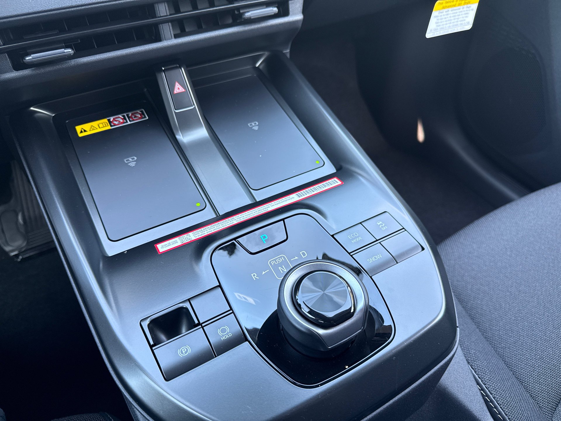 New 2026 Wind Chill Pearl <sup>1</sup> Toyota  SE image 28