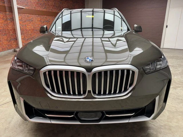 Used 2026 Green BMW xDrive40i image 8