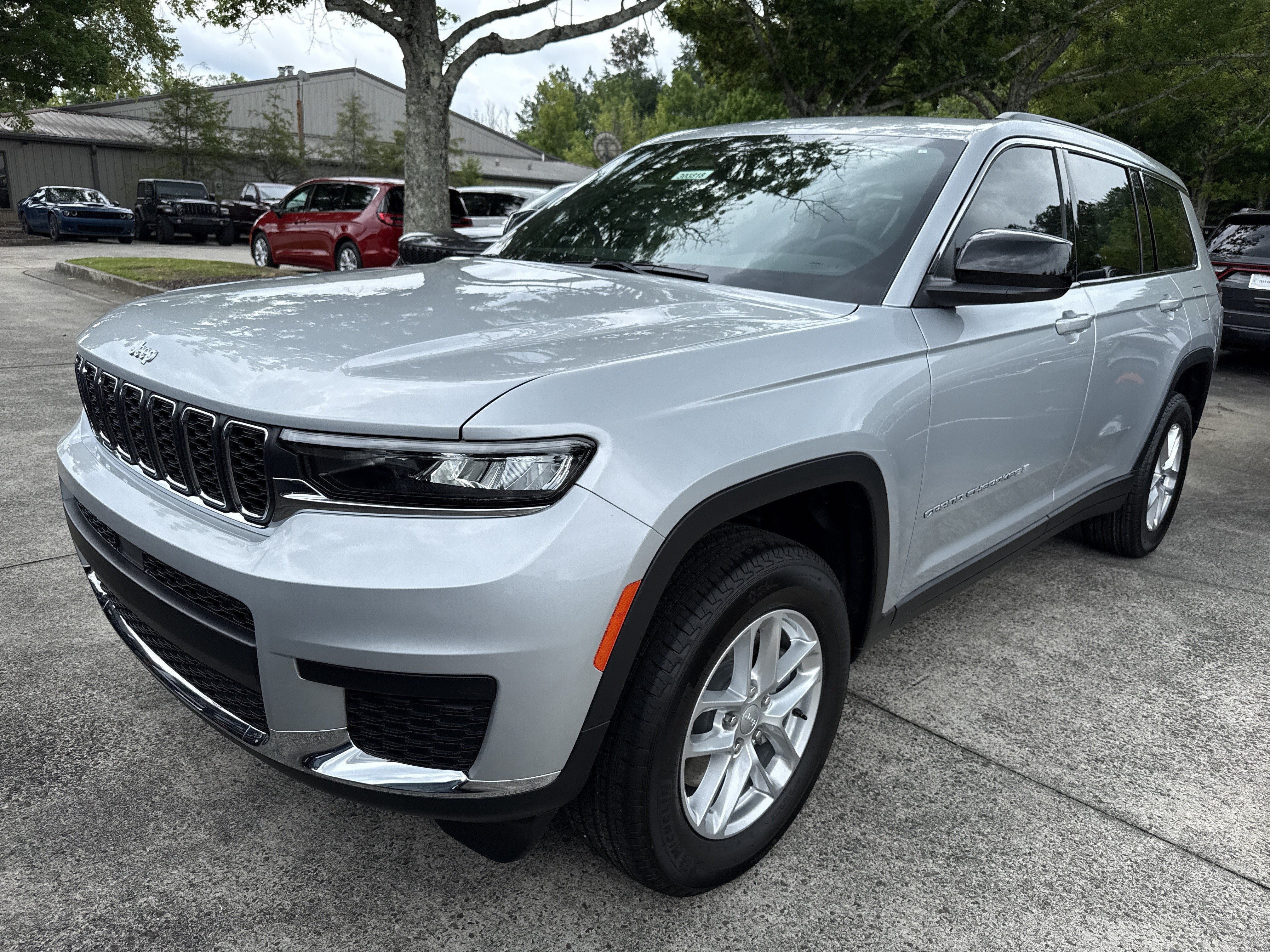 New 2026 Silver Zynith Jeep Laredo image 3