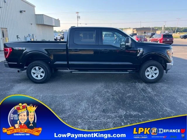 Used 2023 Black Metallic Ford XLT image 1