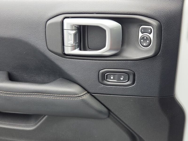 Used 2019 Bright White Clearcoat Jeep Moab image 29
