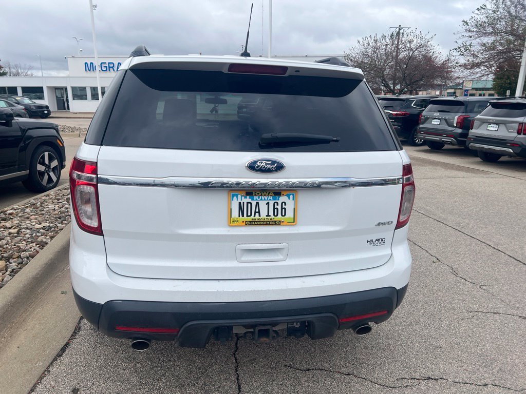 Used 2013 White Ford Base image 5