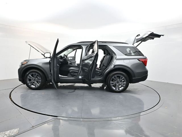 New 2026 Carbonized Gray Metallic Ford Active image 38