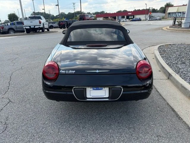 Used 2003 Black Ford Base image 7