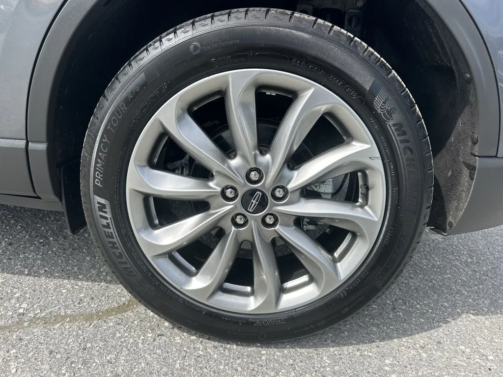 Used 2022 Gray Lincoln Standard image 31