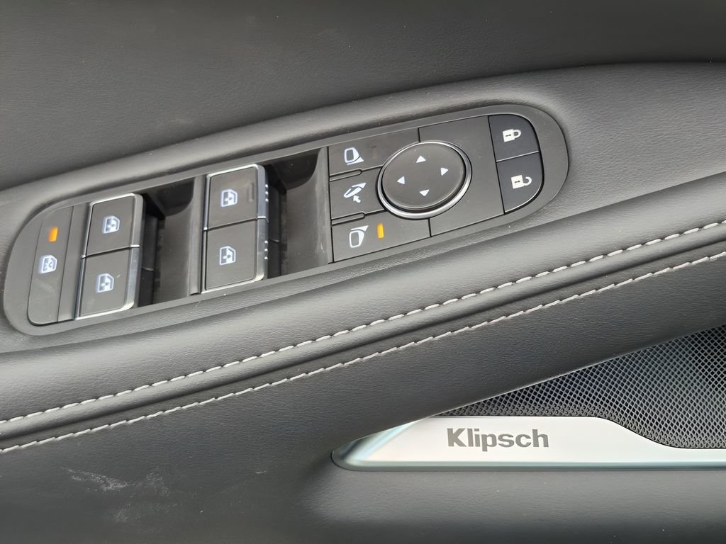 Certified Used 2026 Graphite Shadow INFINITI LUXE image 8