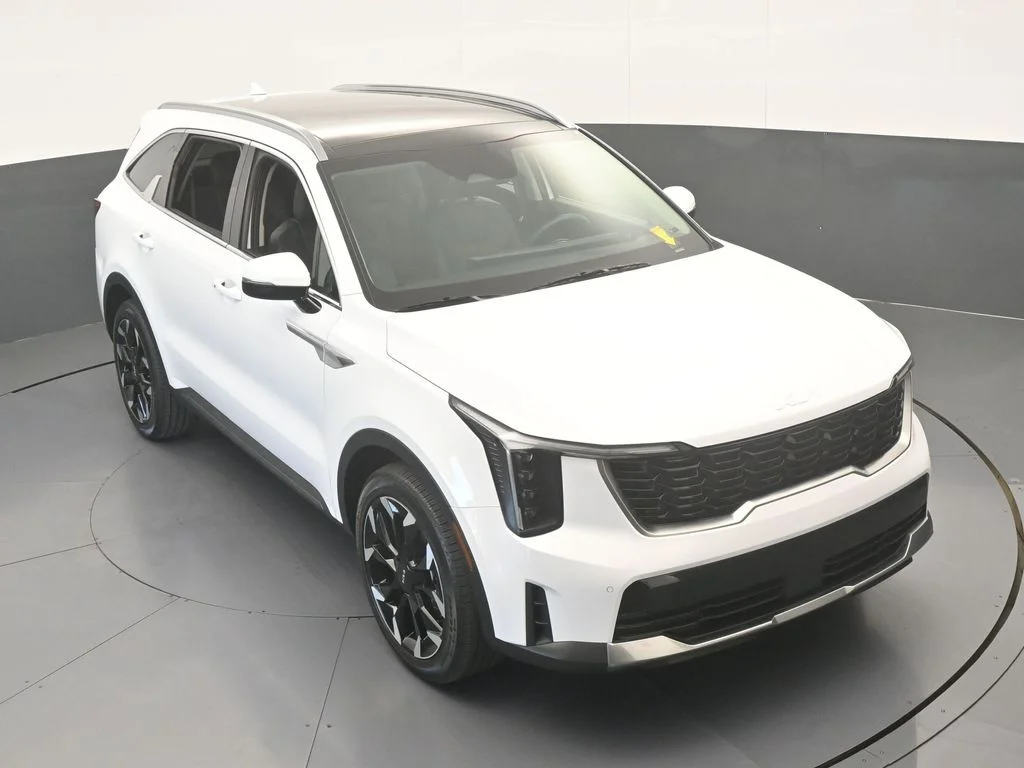 Used 2025 Glacial White Pearl Kia EX image 56