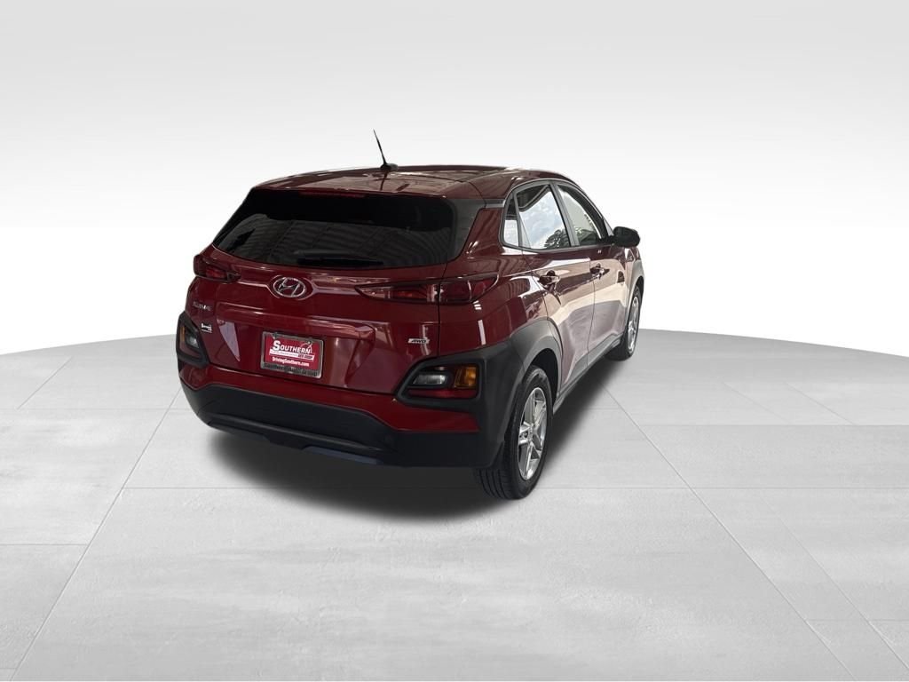 Used 2021 Red Hyundai SE image 5