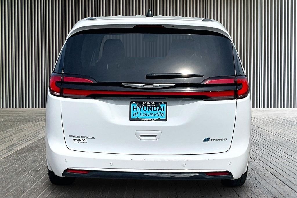 Used 2023 White Chrysler Touring L image 4