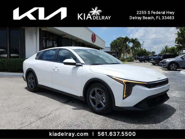 2025 Kia K4 LXS AT's photo