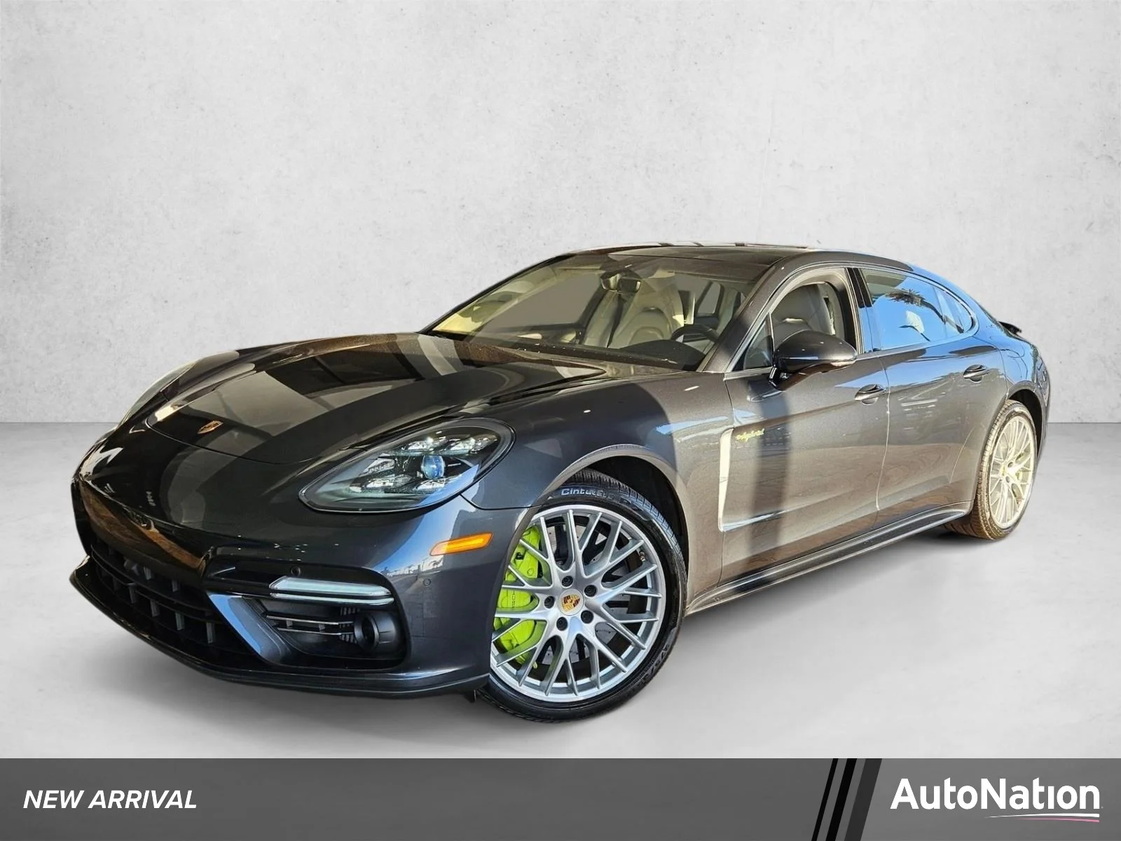 2018 Porsche Panamera Turbo S E-Hybrid Executive's photo
