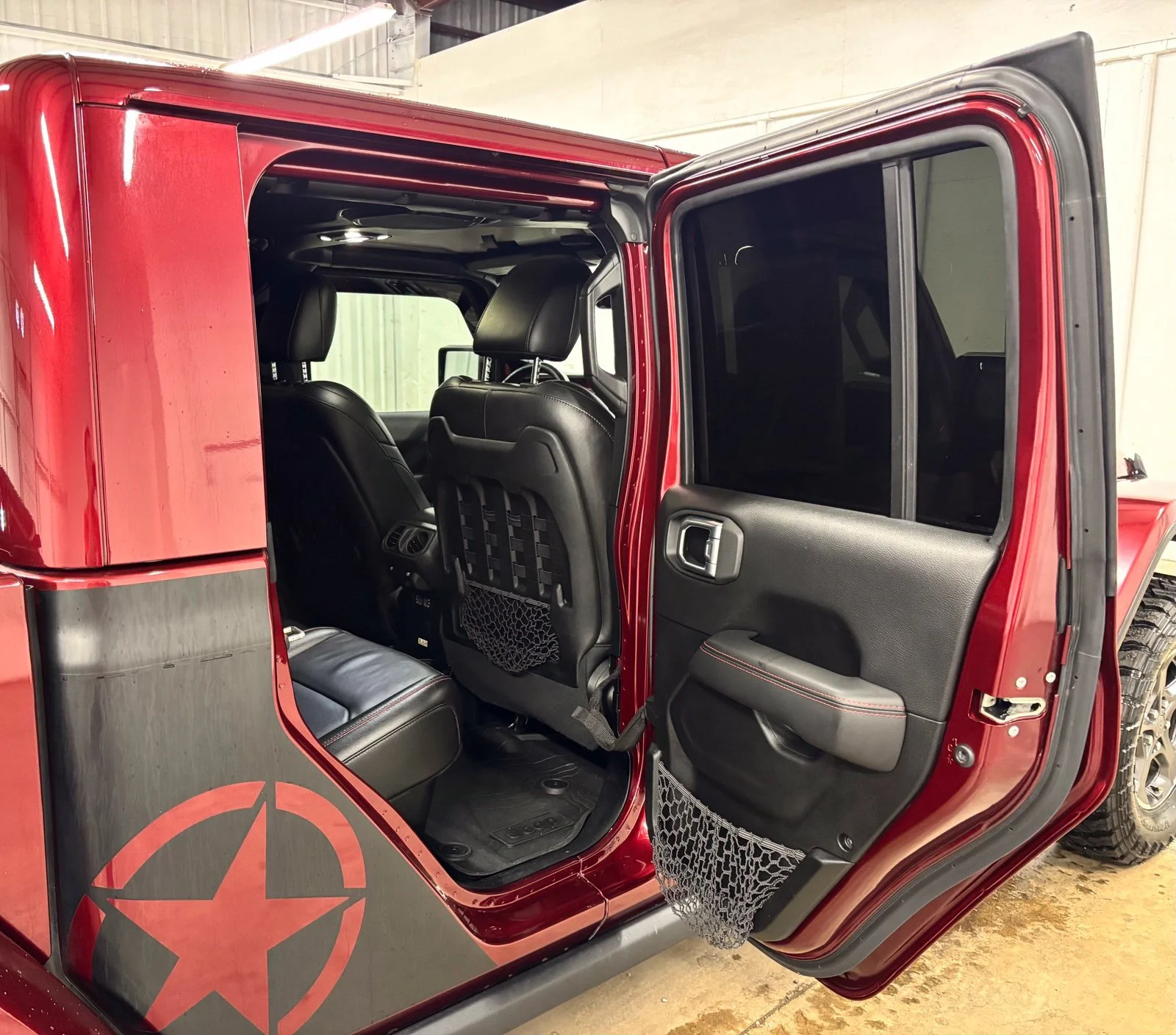 Used 2021  Jeep Rubicon image 19