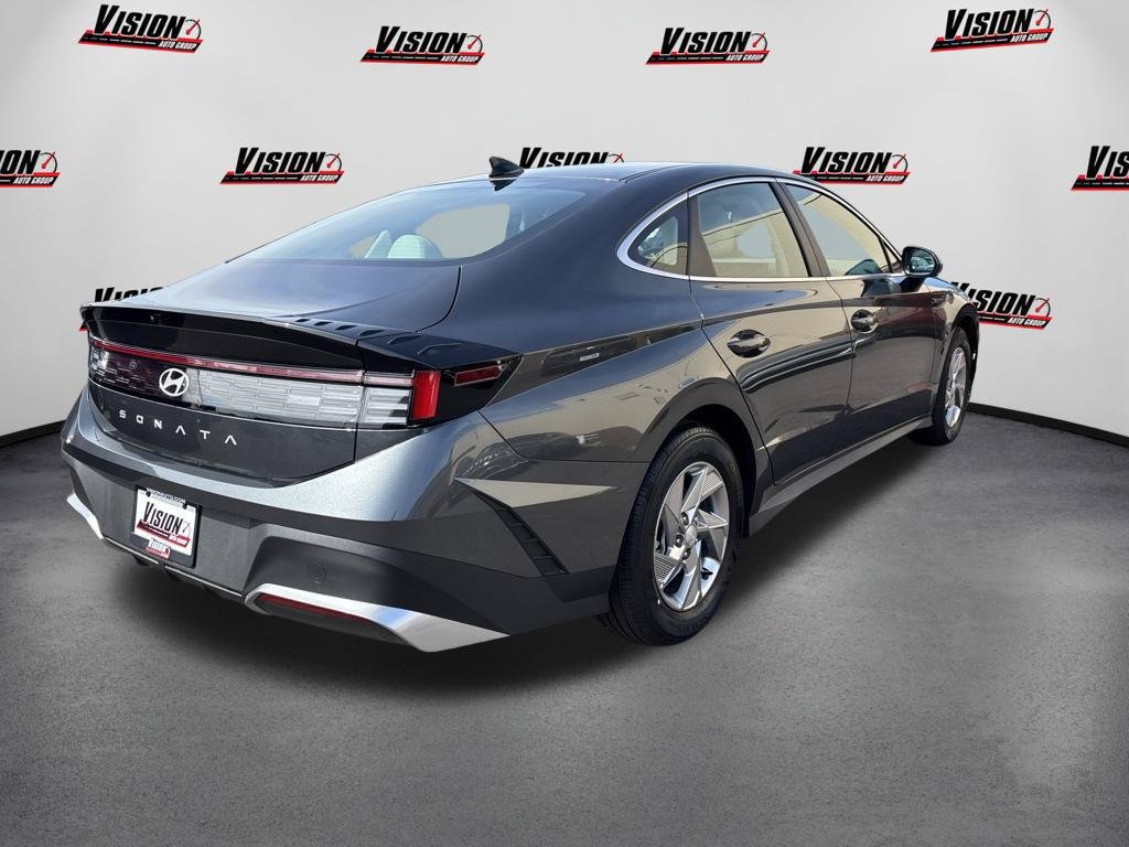 New 2026 Gray Hyundai SE image 5