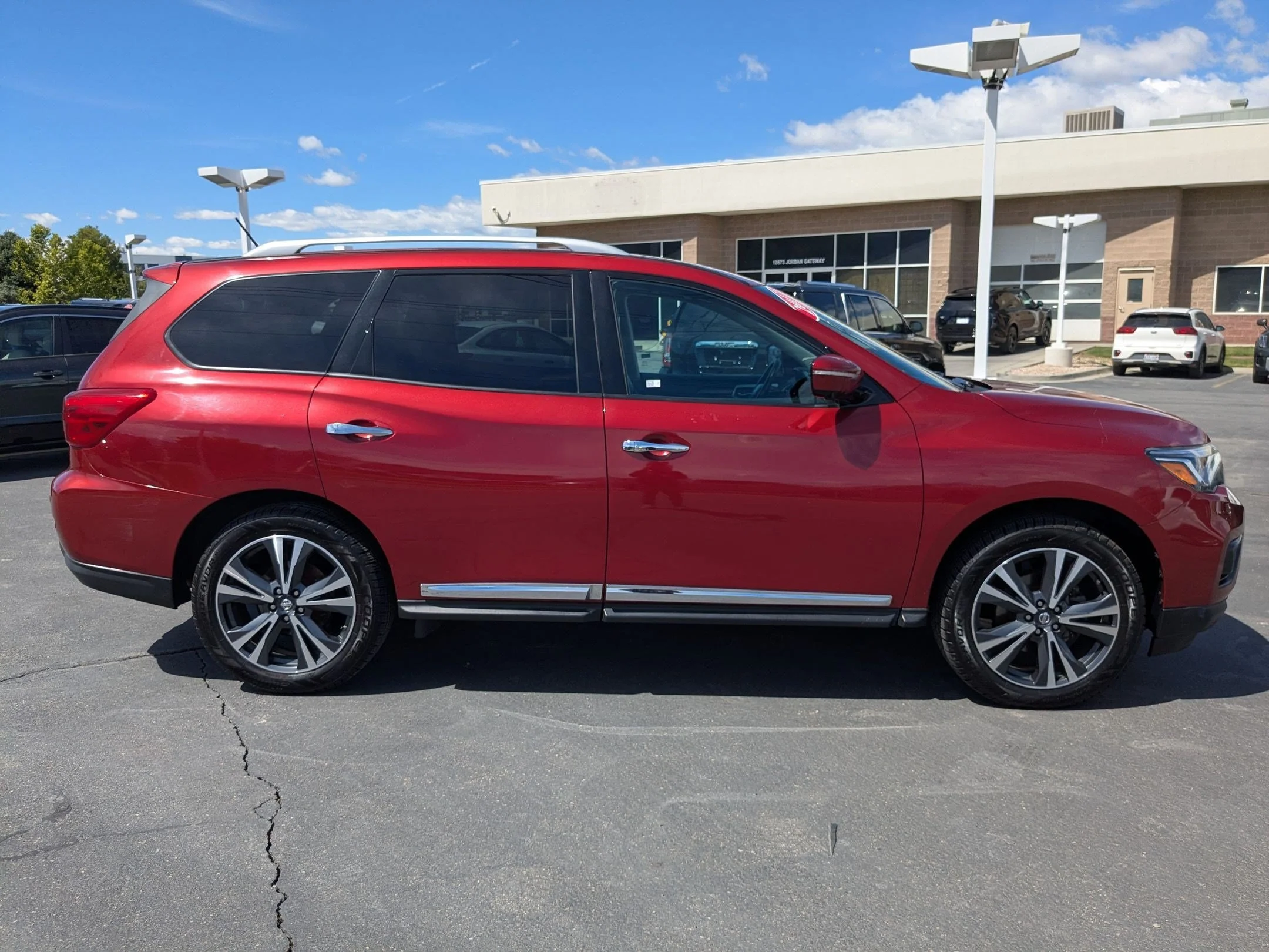 Used 2017 Cayenne Red Metallic Nissan Platinum image 6