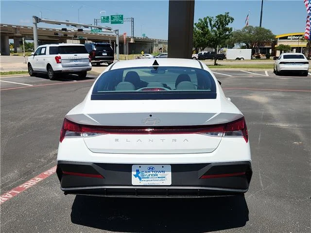 New 2026 Serenity White Pearl Hyundai SE image 4