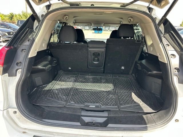 Used 2018 White Nissan SV image 17