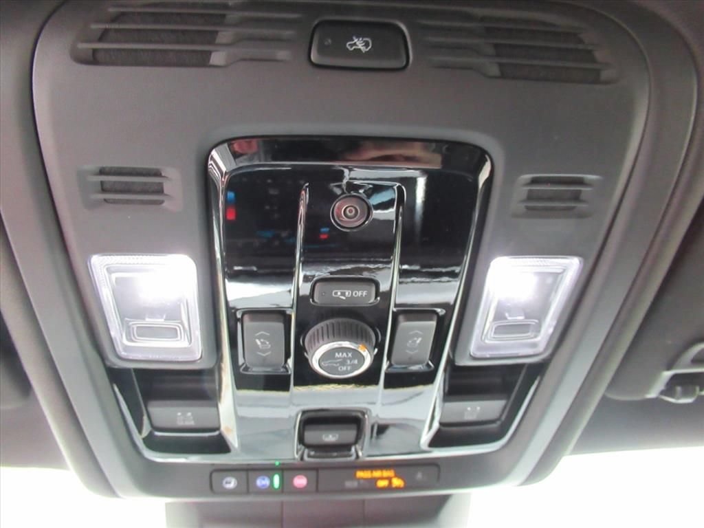 2025 Cadillac Escalade Premium Luxury - Photo 29