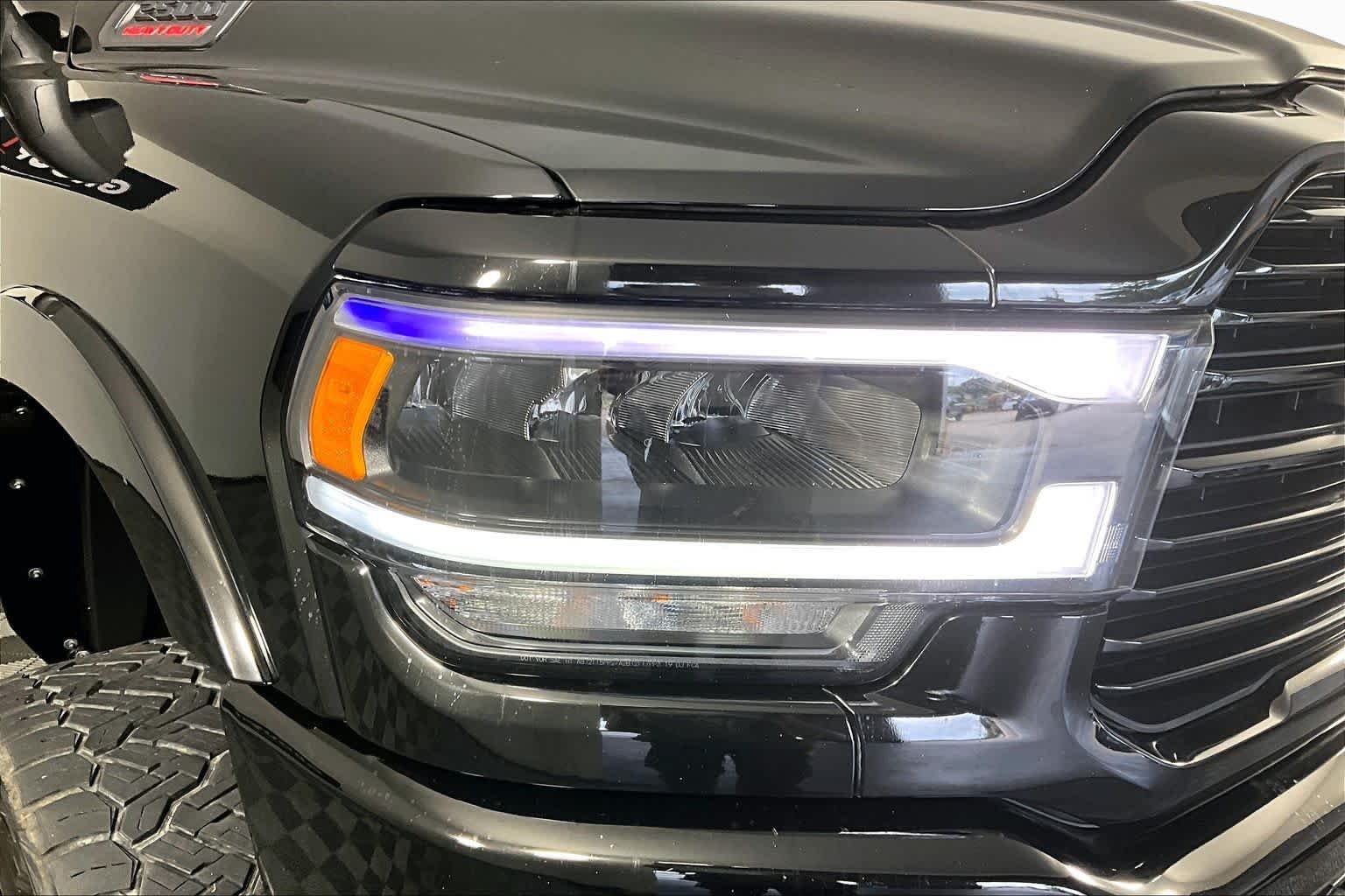 Used 2022 Diamond Black Crystal Pearlcoat Ram Laramie image 25