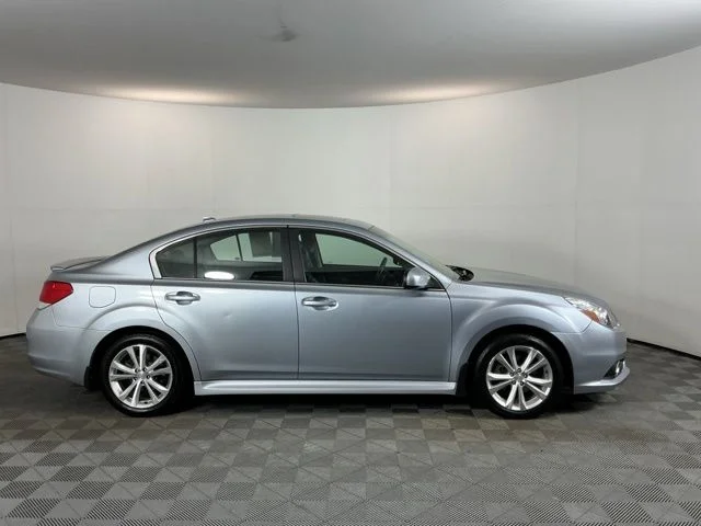Used 2014 Silver Subaru 2.5i image 4