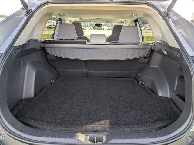 Used 2025 Silver Sky Metallic Toyota XLE image 27