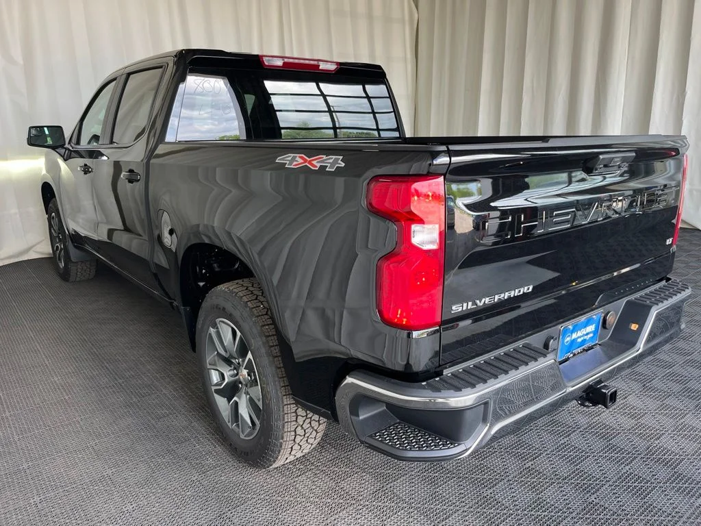 New 2026 Black Chevrolet LT image 25