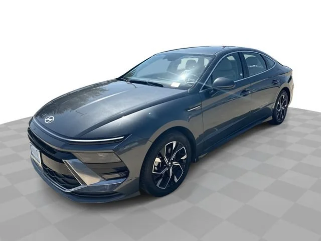 Used 2024 Gray Hyundai SEL image 1