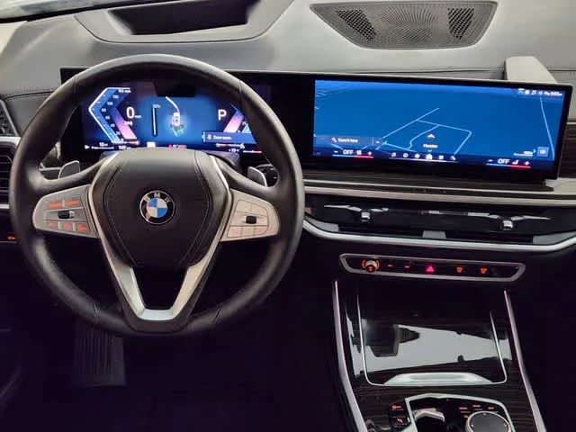 Used 2025 Alpine White BMW xDrive40i image 27
