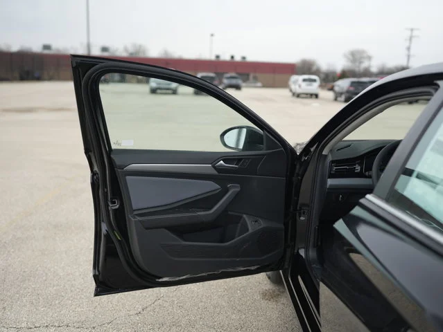New 2026 Deep Black Pearl Volkswagen 1.5T SE image 20