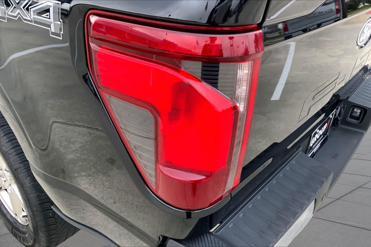Used 2024 Agate Black Metallic Ford XLT image 43