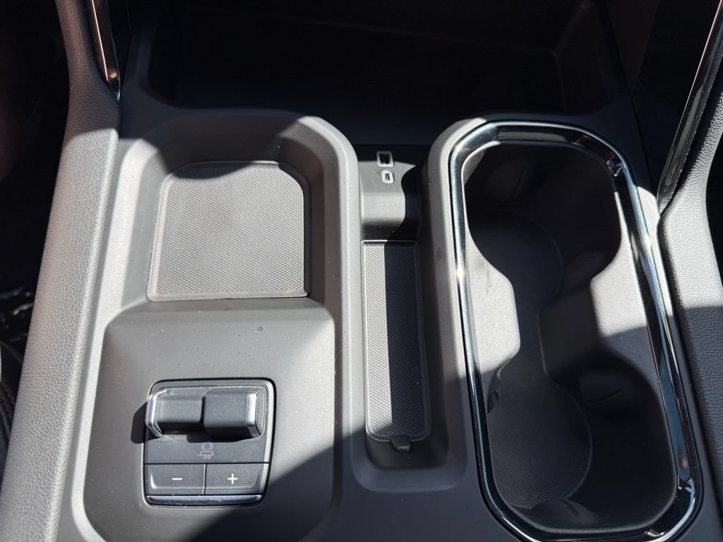 Used 2024 Summit White GMC AT4 image 32