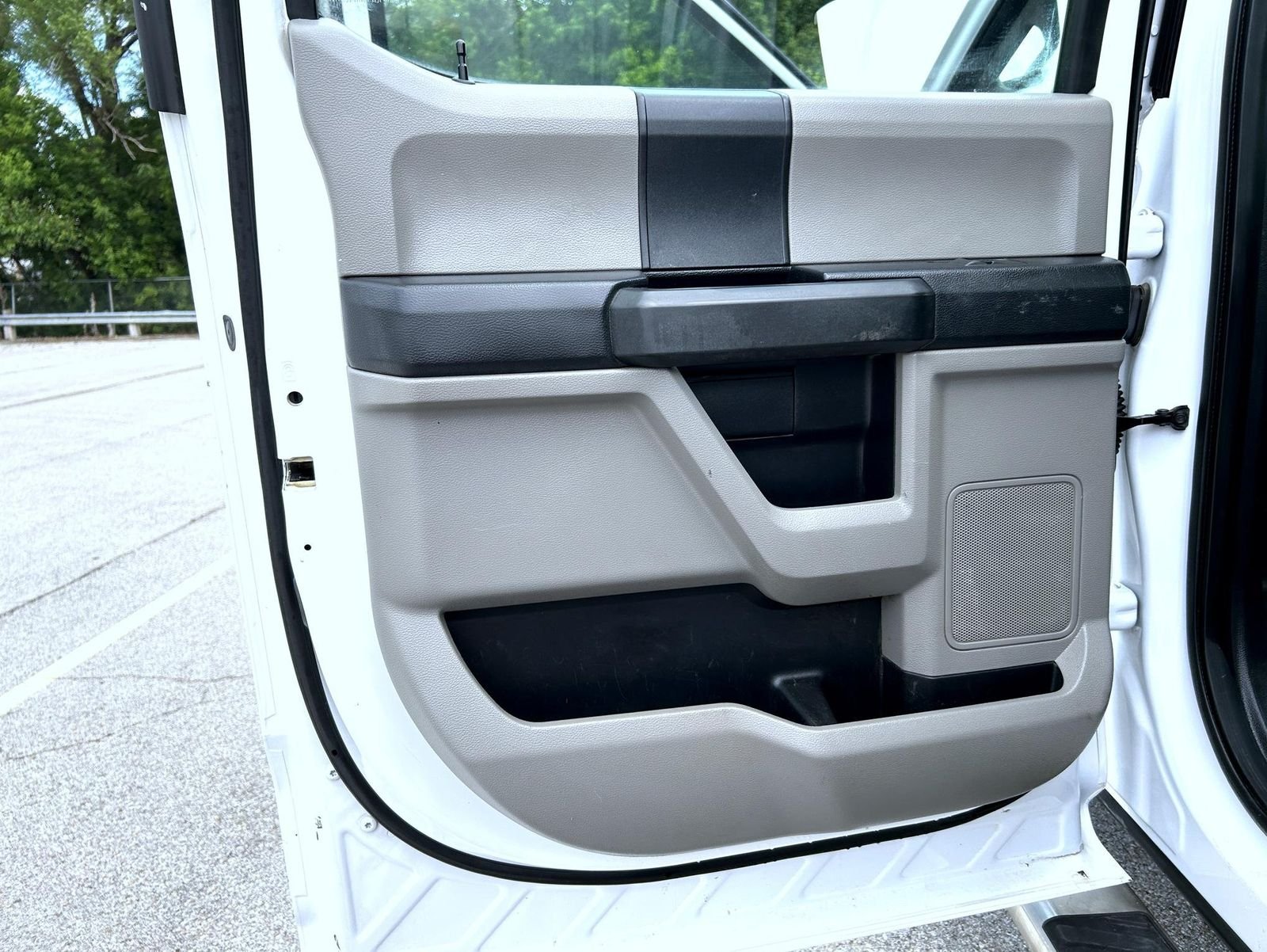 Used 2019 White Ford XL image 20