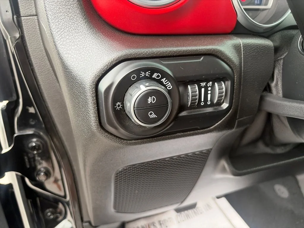Used 2020 Black Jeep Rubicon image 32