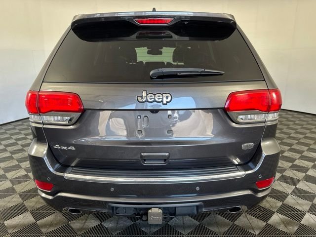 Used 2016 Crystal Metallic Jeep Overland image 22