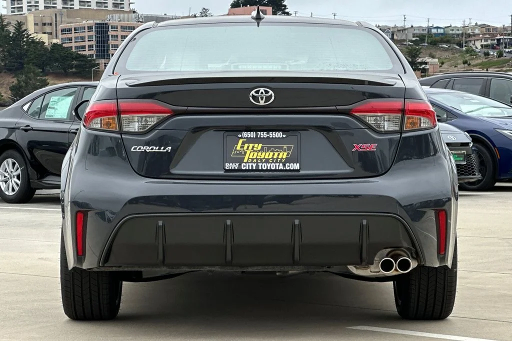 New 2026 Underground with Midnight Black Metallic roof <sup>1</sup> Toyota  XSE image 5