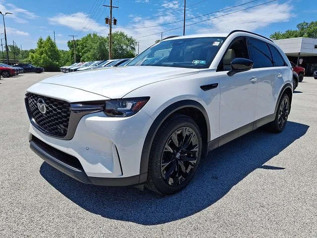 Used 2025 White Mazda Premium image 3