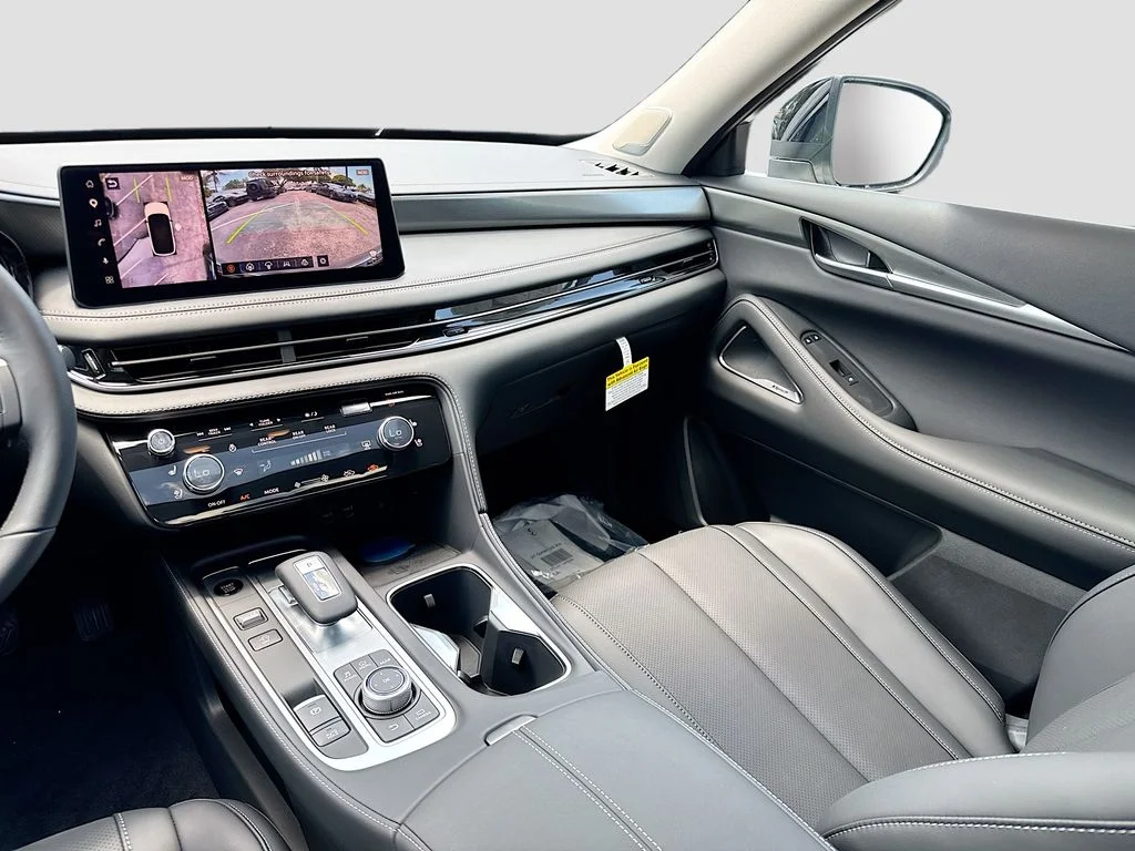 New 2027 RADIANT WHITE INFINITI Luxe FWD image 25