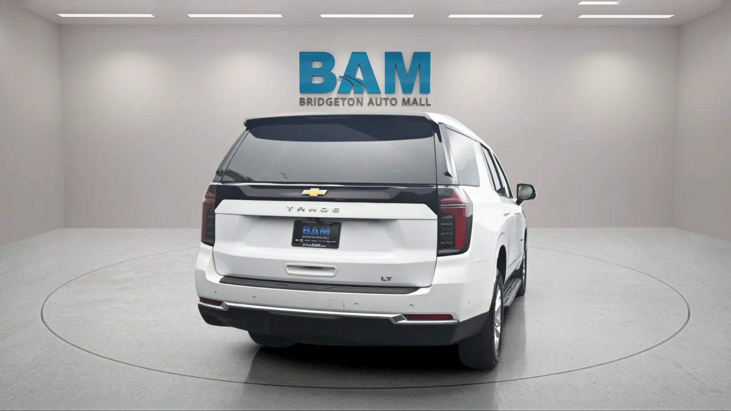 Used 2025 Summit White Chevrolet LT image 5