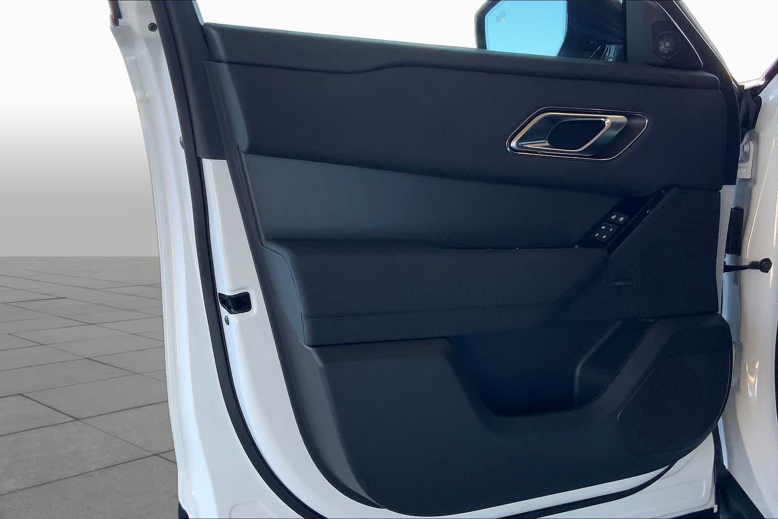 2025 Land Rover Range Rover Velar Dynamic SE - Photo 10