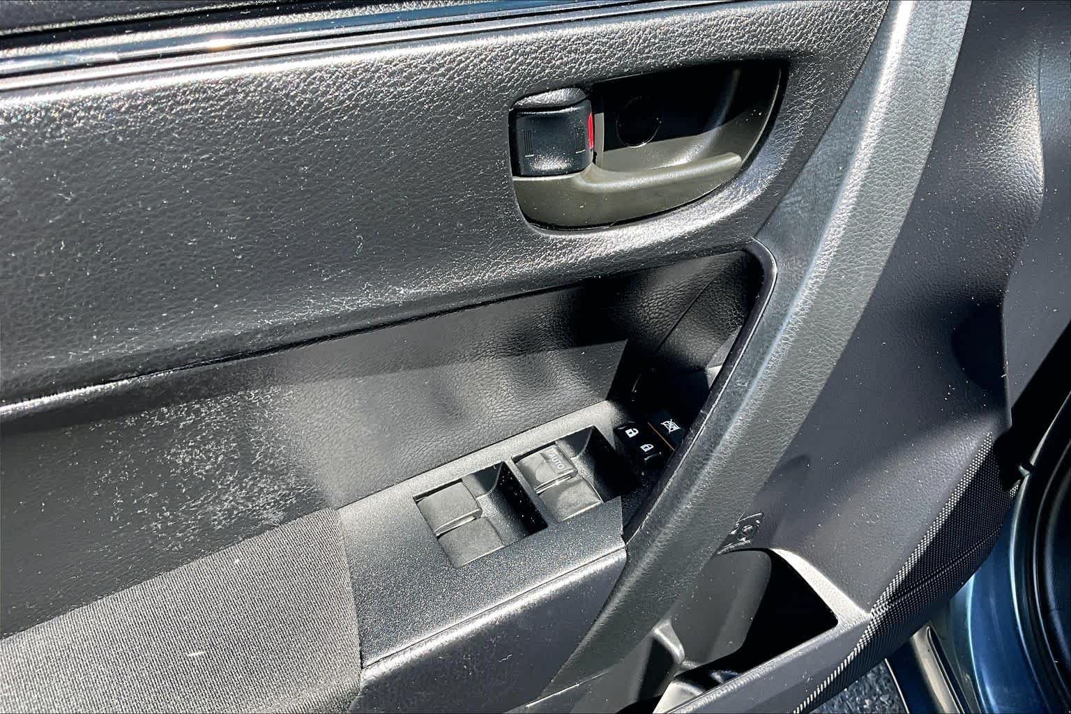 Used 2017 Slate Metallic Toyota L image 31