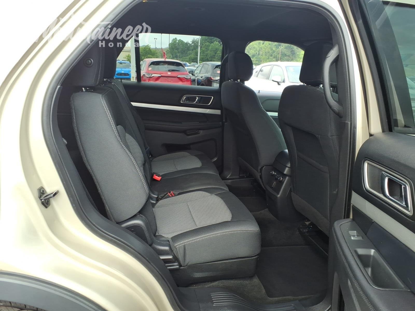 Used 2017 White Gold Ford XLT image 21