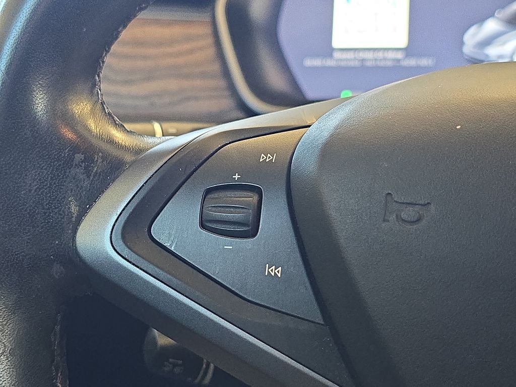 Used 2021  Tesla Long Range image 18