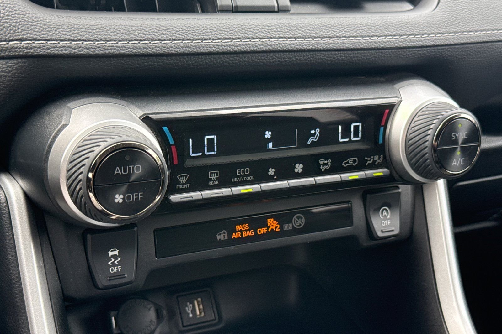 Used 2024 White Toyota XLE image 19